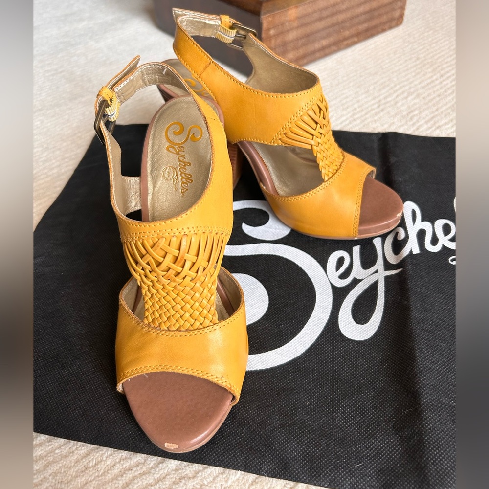 Seychelles leather heel sandal - Size 7